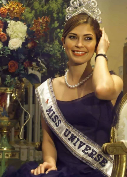 Justine Pasek (Panama, 2002)
